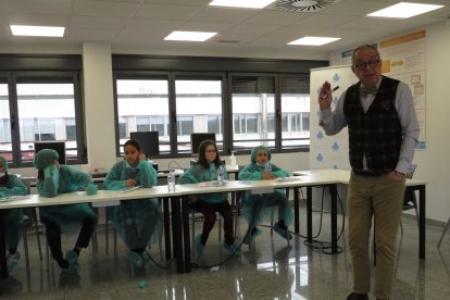 Niños y niñas del colegio La Anunciata visitan el Hospital San Juan de Dios de León.