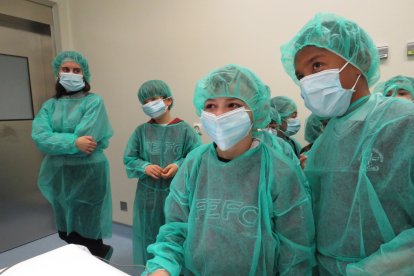 Niños y niñas del colegio La Anunciata visitan el Hospital San Juan de Dios de León.