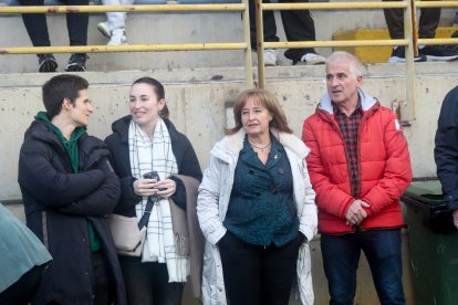 La grada del Reino de León se vuelca con su equipo de fútbol.