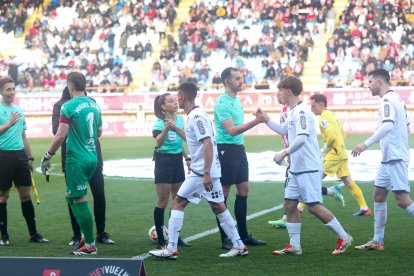 La grada del Reino de León se vuelca con su equipo de fútbol.