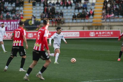 La grada del Reino de León se vuelca con su equipo de fútbol.
