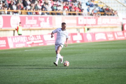 La grada del Reino de León se vuelca con su equipo de fútbol.
