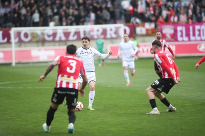 La grada del Reino de León se vuelca con su equipo de fútbol.