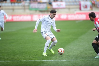 La grada del Reino de León se vuelca con su equipo de fútbol.