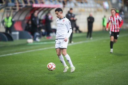 La grada del Reino de León se vuelca con su equipo de fútbol.