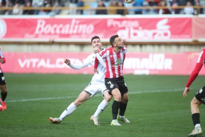 La grada del Reino de León se vuelca con su equipo de fútbol.