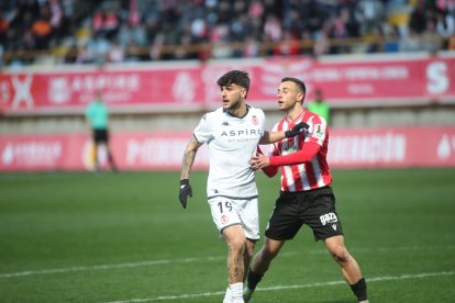 La grada del Reino de León se vuelca con su equipo de fútbol.