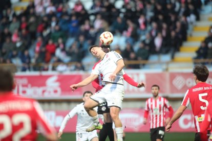 La grada del Reino de León se vuelca con su equipo de fútbol.