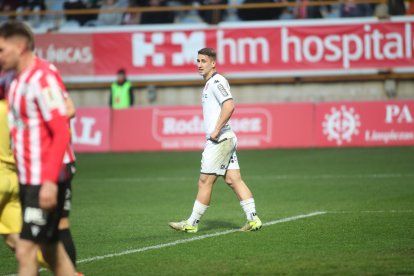 La grada del Reino de León se vuelca con su equipo de fútbol.