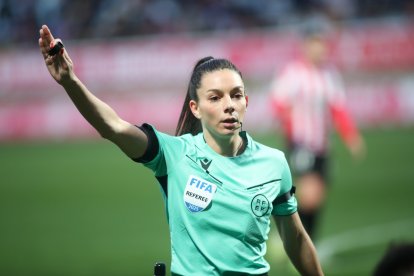 La grada del Reino de León se vuelca con su equipo de fútbol.