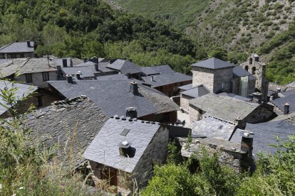 Vista de Peñalba y sus tejados.