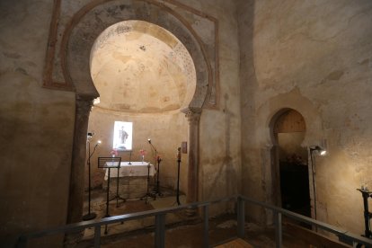 Interior de la iglesia de Peñalba.