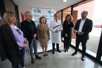 Responsables sanitarios y políticos, tras la celebración de la comisión de seguimiento.