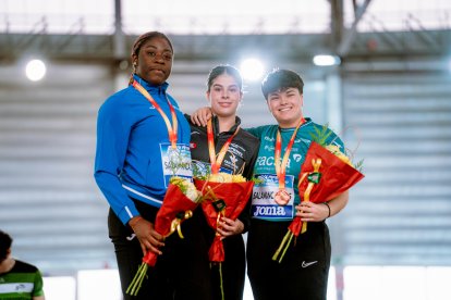 La leonesa Tilena Martínez ya es todo un referente del lanzamiento de peso nacional y también despunta en halterofilia.