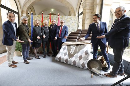 Inauguración del Salón Internacional del Chocolate de Astorga 2025.
