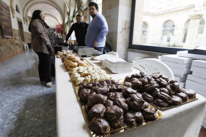 Inauguración del Salón Internacional del Chocolate de Astorga 2025.