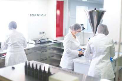 El laboratorio Valles del Alba de La Robla emplea a tres personas.