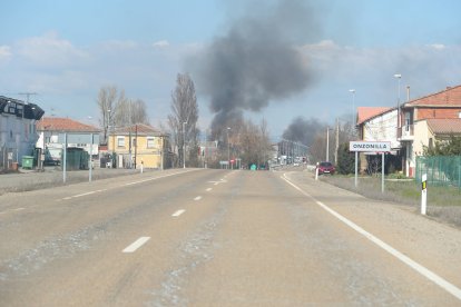 Incendio en el polígono de Onzonilla en León.