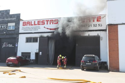 Incendio en el polígono de Onzonilla en León.