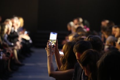 Asistentes a la jornada de inauguración del evento, con la puesta de largo de la nueva colección de Silvia Fernández.