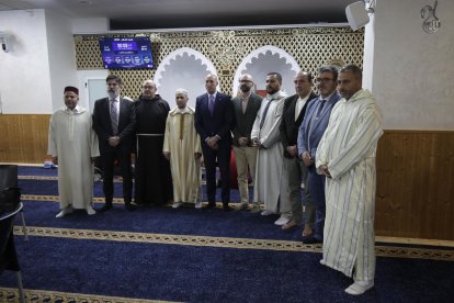 El rezo del iftar y la comida típica del ramadán.