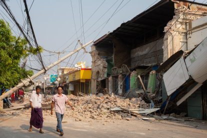 Un edificio derruido a raíz del terremoto de magnitud 7,7 que azotó Birmania.
EFE/EPA/STRINGER