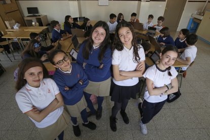 Un grupo de alumnas del colegio Divina Pastora de León, crean una iniciativa para prevenir el acoso escolar.