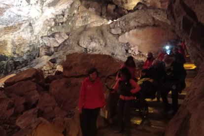 Los obstáculos se superan con solidaridad, fuerza y destreza.