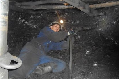 David Álvarez en una imagen de archivo en la mina trabajando.