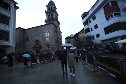 Los actos se celebraron en el interior de la Basílica de la Encina.