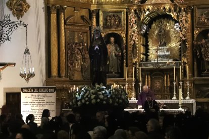 Los actos se celebraron en el interior de la Basílica de la Encina.