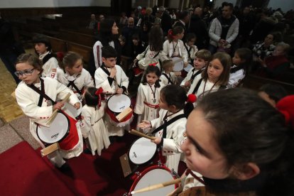 Miniprocesión de los más pequeños en Ponferrada.