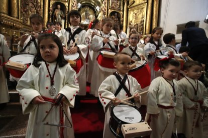 Miniprocesión de los más pequeños en Ponferrada.