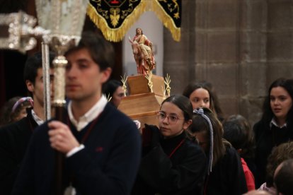 Miniprocesión de los más pequeños en Ponferrada.