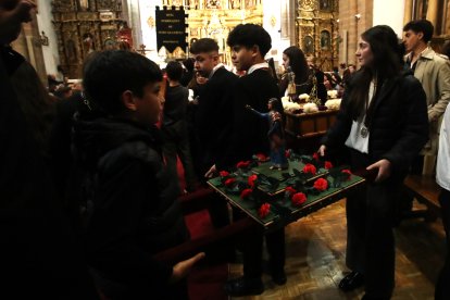 Miniprocesión de los más pequeños en Ponferrada.