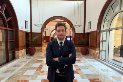 Samuel Arias en la oficina del Banco Asiático de Desarrollo en Manila, Filipinas.