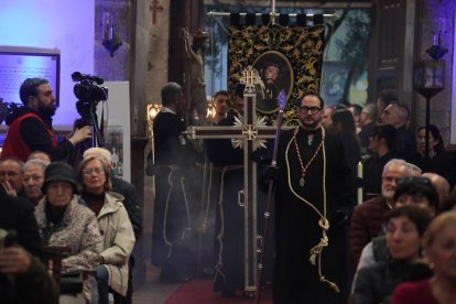 El Viacrucis Penitencial de Ponferrada, bajo cubierto en La Encina.