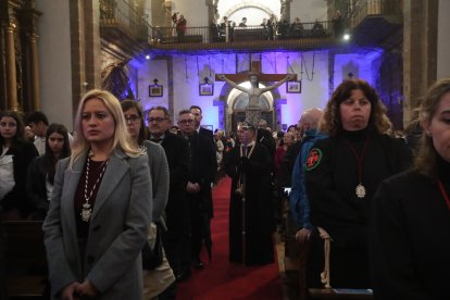 El Viacrucis Penitencial de Ponferrada, bajo cubierto en La Encina.
