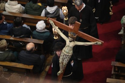 El Viacrucis Penitencial de Ponferrada, bajo cubierto en La Encina.