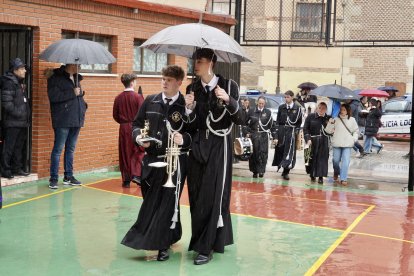 Spensión de la procesión organizada por la Cofradía del Santo Cristo del Desenclavo.