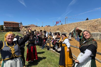 'IV Encuentro de Bailadores Leoneses en la ribera del Órbigo.