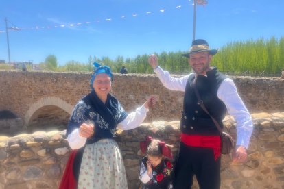 'IV Encuentro de Bailadores Leoneses en la ribera del Órbigo.