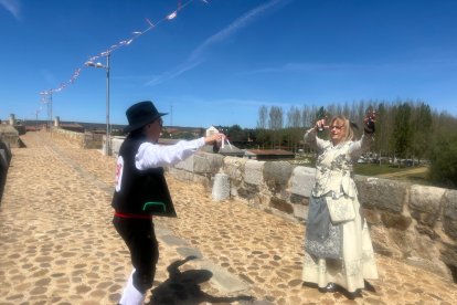 'IV Encuentro de Bailadores Leoneses en la ribera del Órbigo.