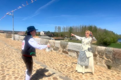 'IV Encuentro de Bailadores Leoneses en la ribera del Órbigo.