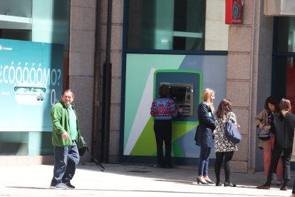 Las imágenes del apagón en la capital berciana.