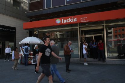 Las imágenes del apagón en la capital berciana.