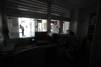 Las imágenes del apagón en la capital berciana.