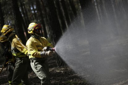 Reportaje de los bomberos forestales de Camposagrado. F. Otero Perandones.