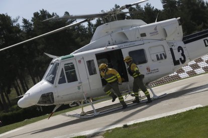 Reportaje de los bomberos forestales de Camposagrado. F. Otero Perandones.