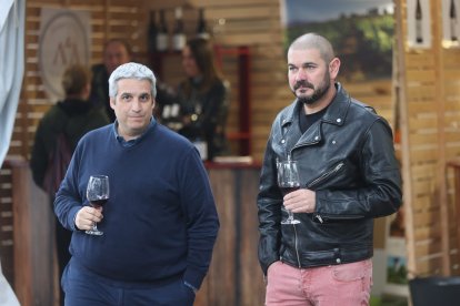 La feria vitivinícola referente en la comarca se celebra en la plaza Mayor cacabelense durante todo el fin de semana.
